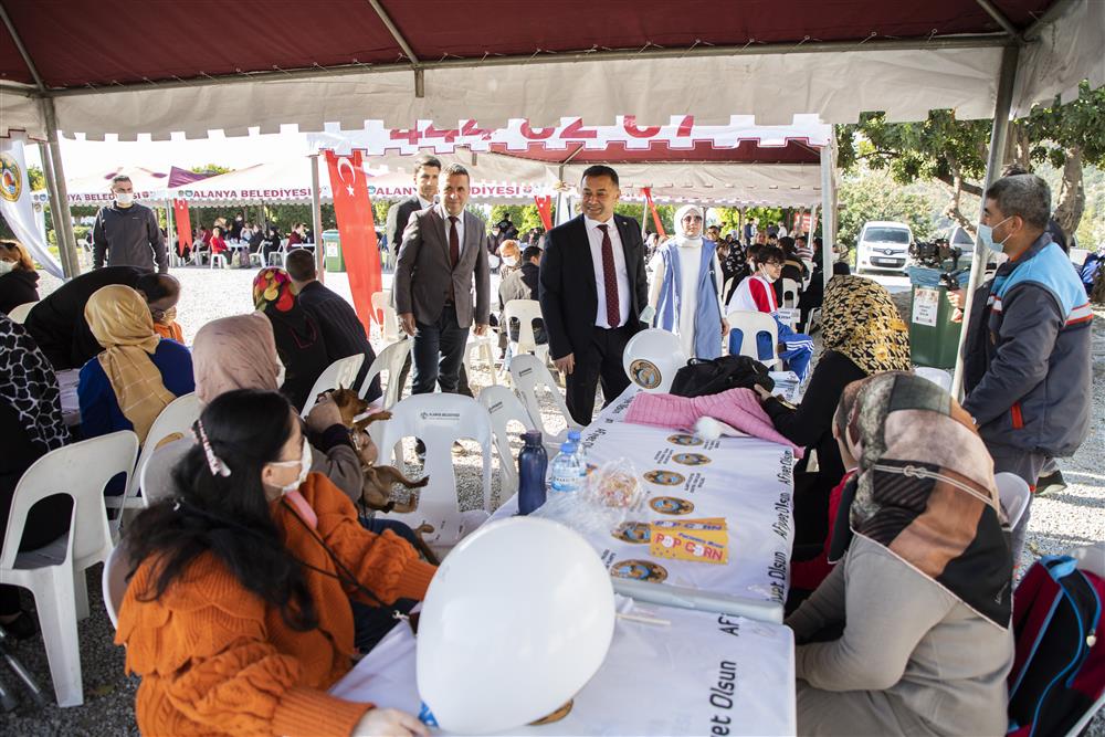 başkan yücel ve engelliler kahvaltısı 3 33f54