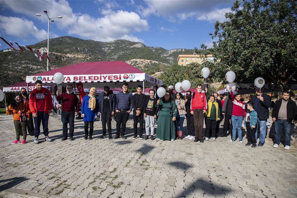 başkan yücel ve engelliler kahvaltısı 5 b3d1d