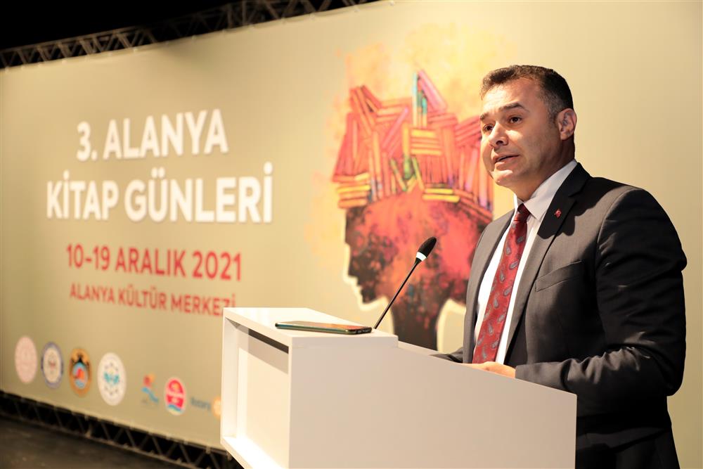 başkan yücel ve yazar 2 771d7