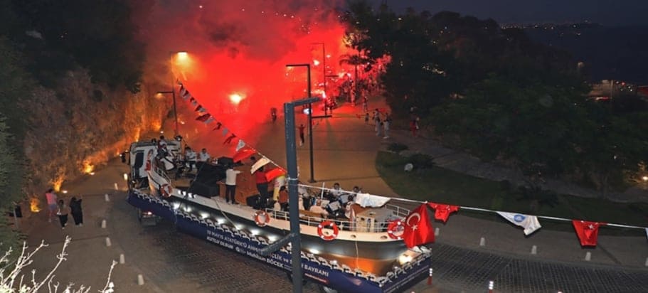 böcek 19 mayısda halkı selamladı 10 d521e