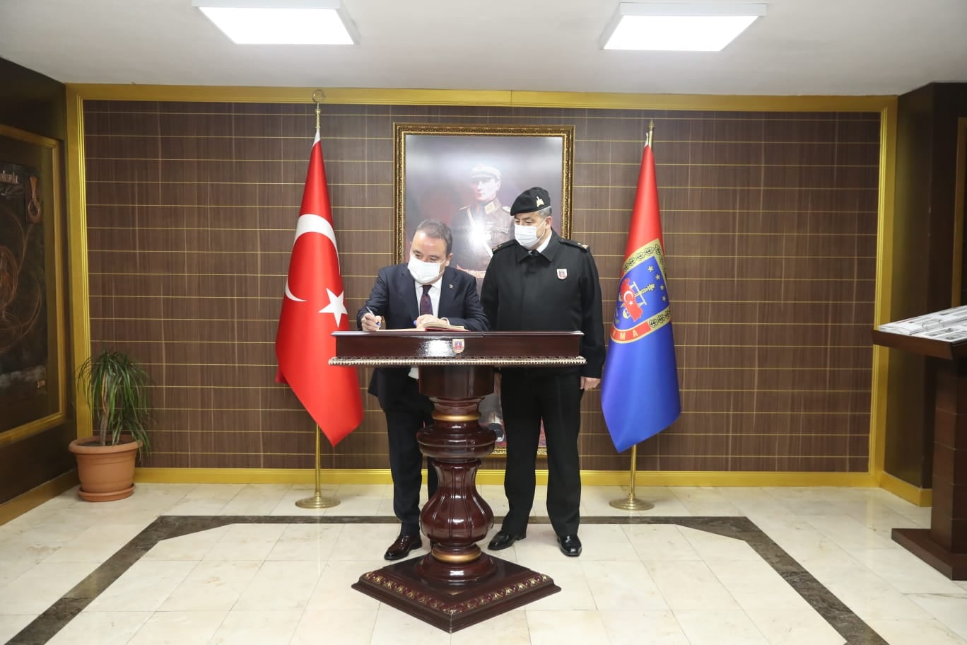 böcek emniyetde 2 19859