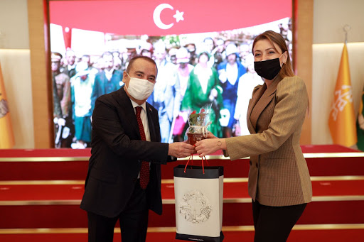 böcek kadınlarla 4 175ce