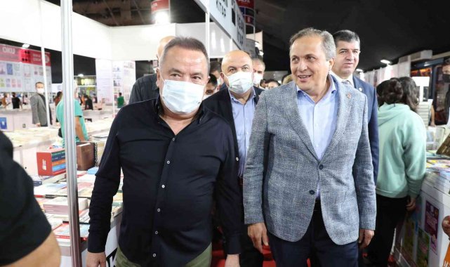 böcek kıtap fuarında 2 d8400