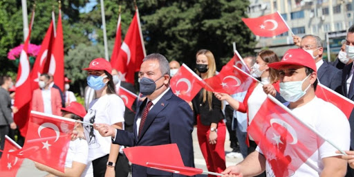 böcek çelenk sundu 2 566ba