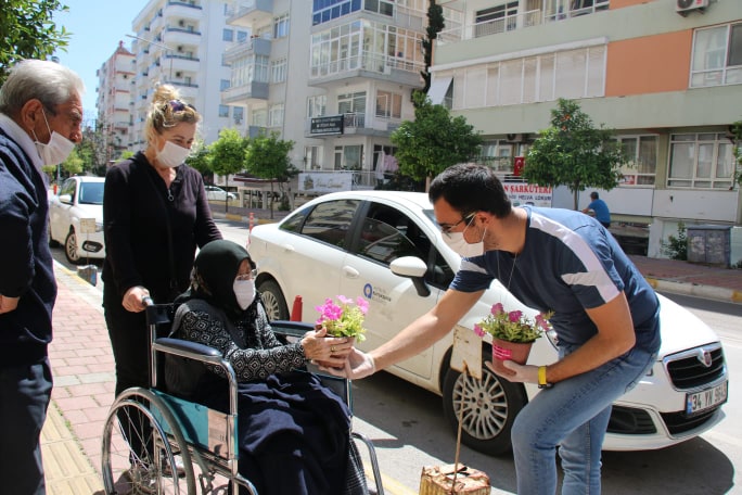 böceğin anneler günü çiçeği 6 96801179 2275431409418672 6412034964862271488 n 7b917