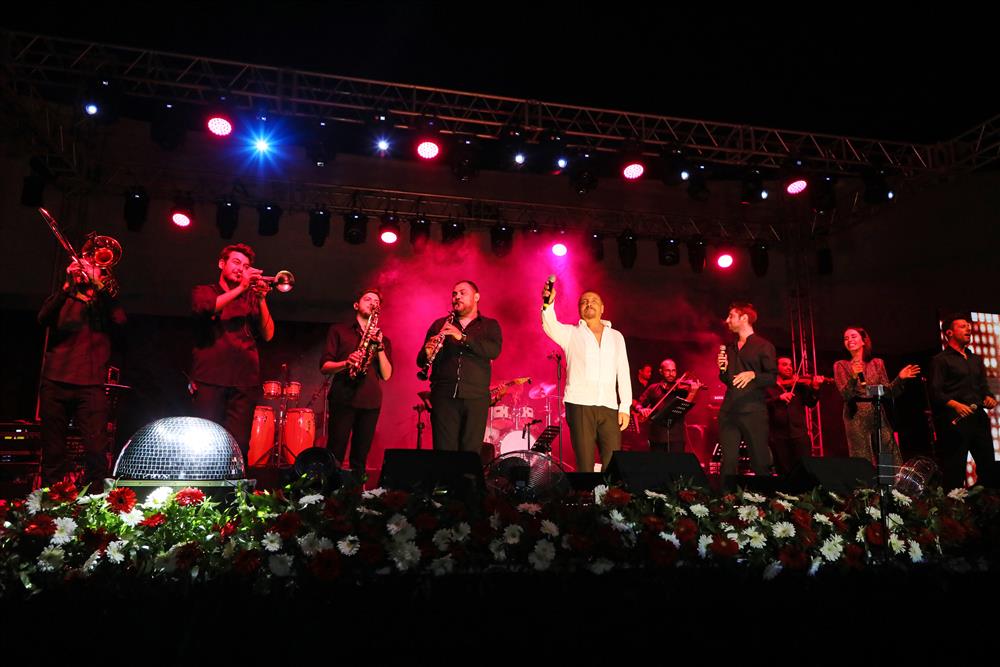 cenk eren ve sağlıkçılar 5 c7440