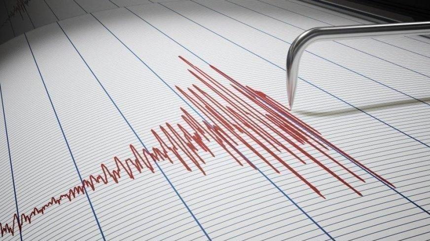 Antalya'da 4,2 büyüklüğünde deprem...  