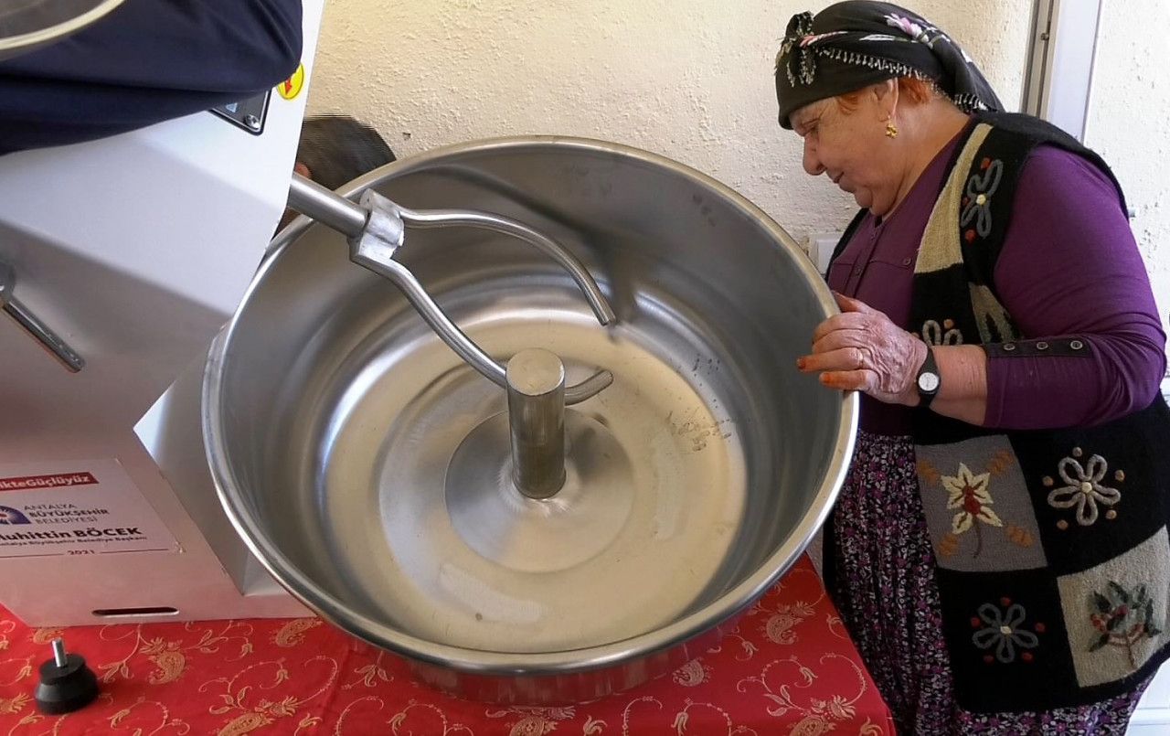 ekmek yoğurma 2 757ea