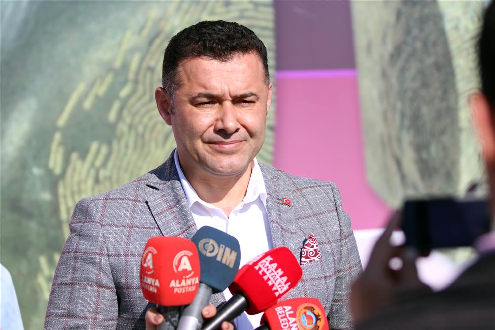 heykel 5 220002352555168768 23859