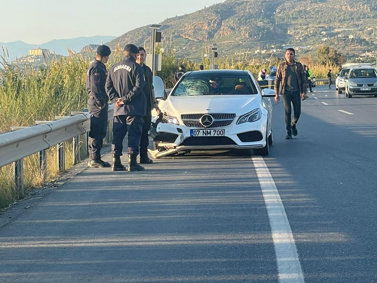 iki cenaze 5.çarpan araç 27e5d