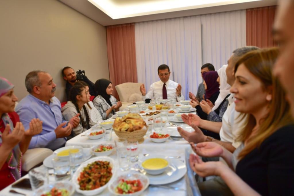 imamoğlu 3 PHOTO 2019 05 09 21 49 19 ad310