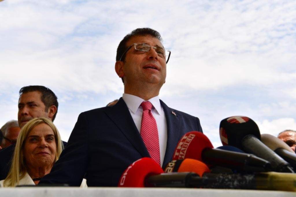 imamoğlu kıbrısta 5 thumbnail PHOTO 2019 05 11 13 52 06 1 d4b1d