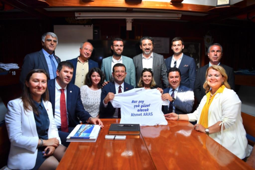 imamoğlu ve livanelithumbnail PHOTO 2019 05 15 20 54 40 3 eb37e