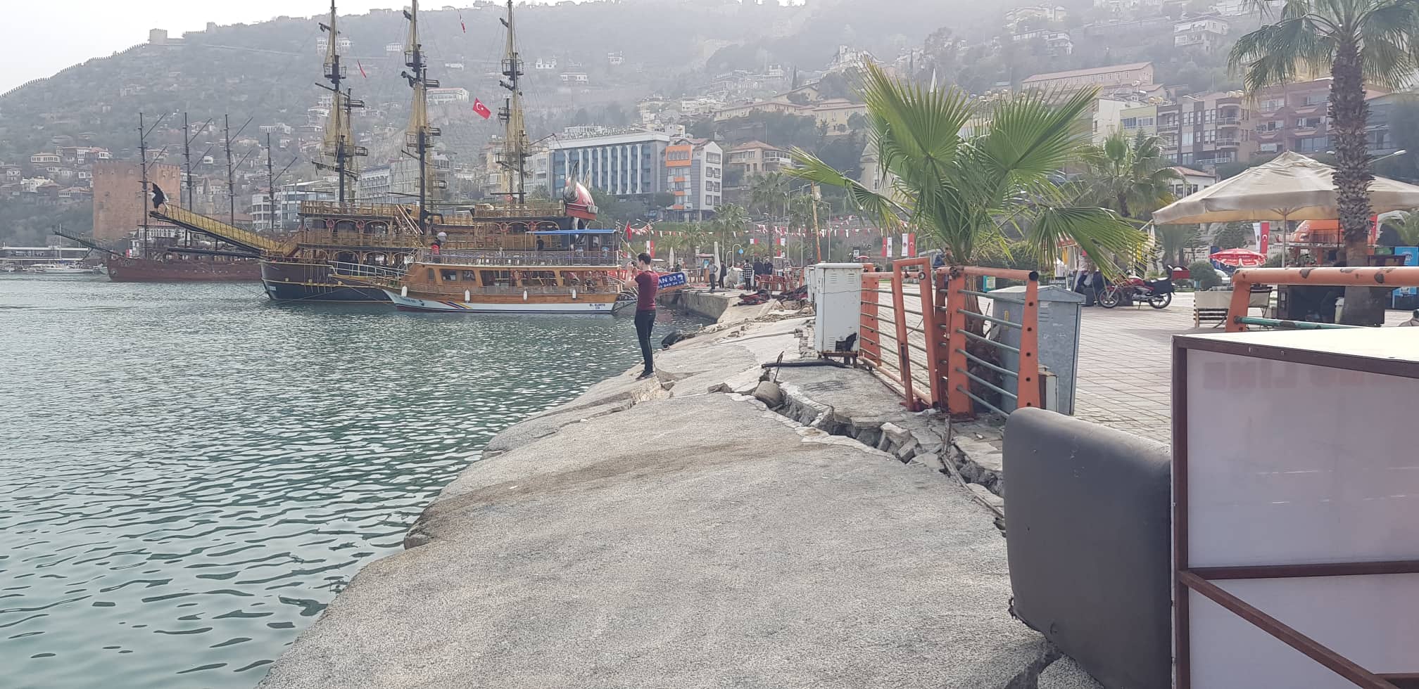 iskelede rezalet 8 alt üç c5448