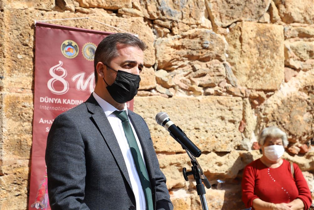 kadın sergi 4 tunahan ed941