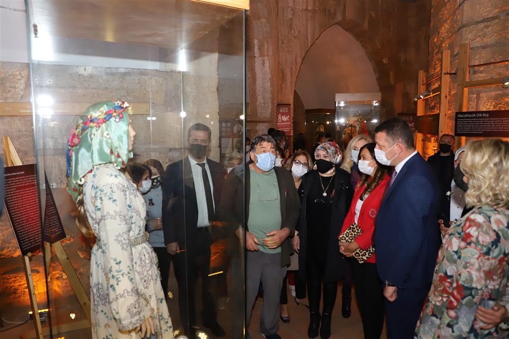 kadın sergi 5 dbbd5