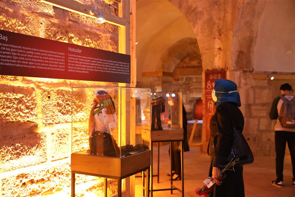 kadın sergi 6 6e06e