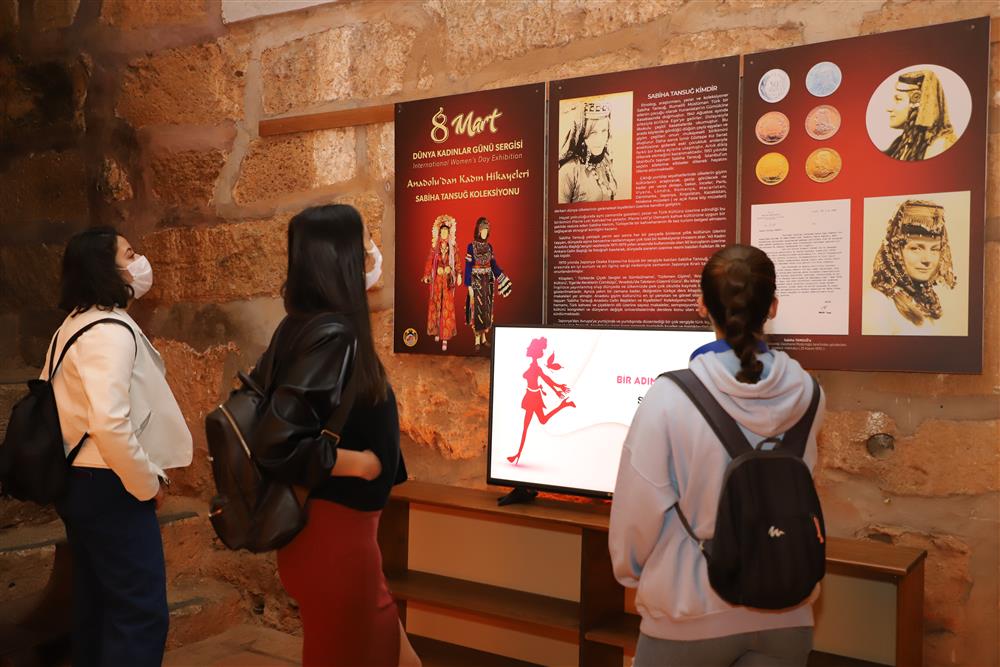 kadın sergisi 3 9e4df