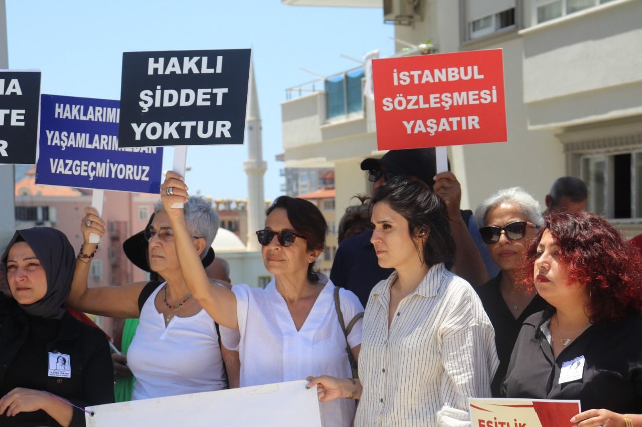 kadına şiddet protesto edildi 4 8f75e