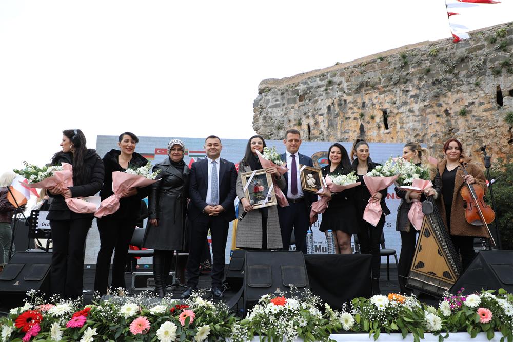 kadınlardan 6 096e4