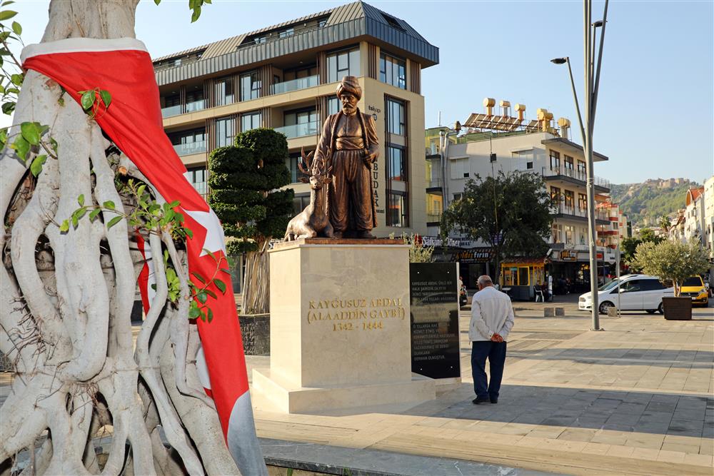 kaygusuz abdal heykeli 4 49a73