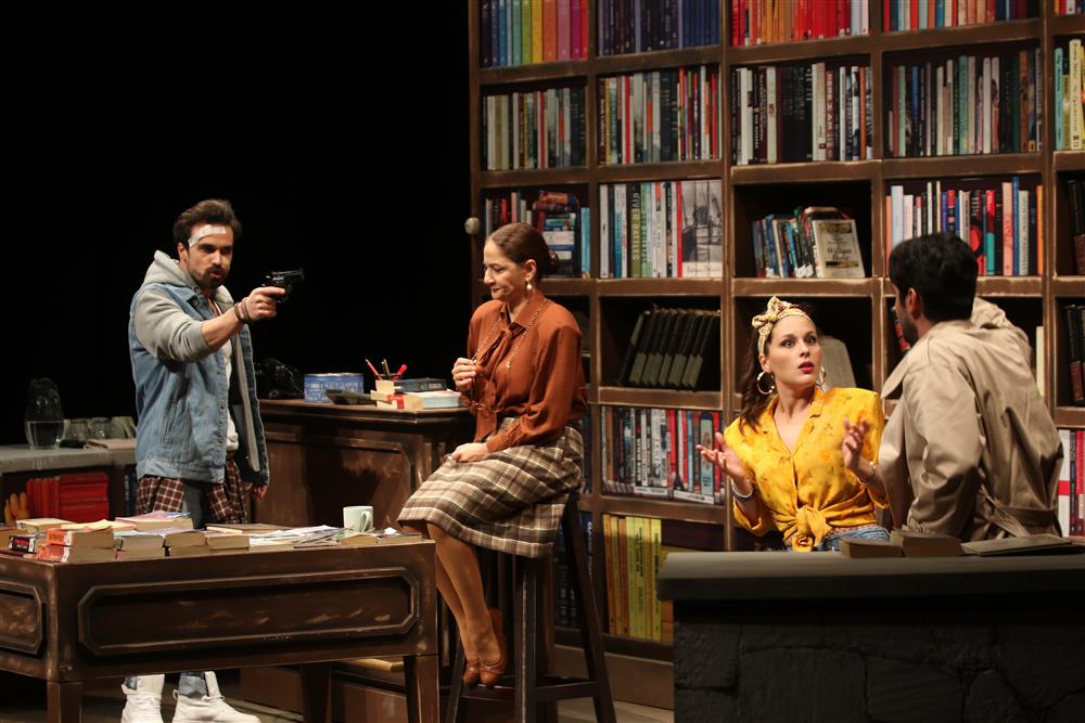 kıtaplar trıyatrosu 2 155064880550274112 d4ef4