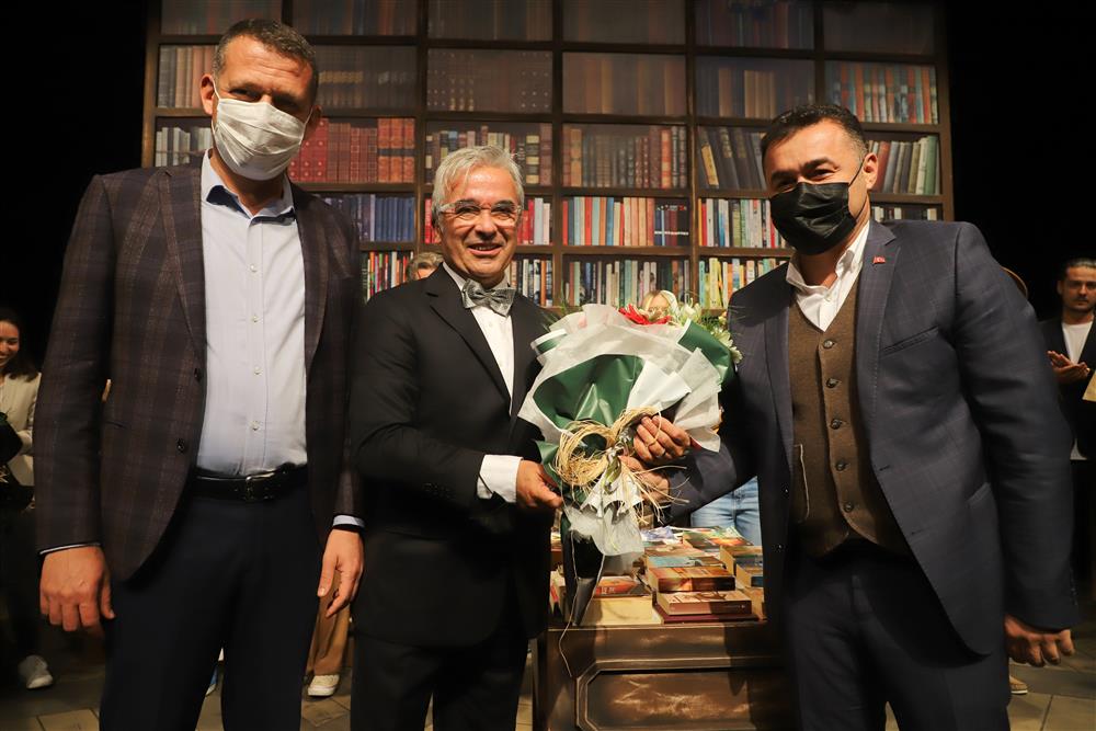 kıtaplar trıyatrosu 4 son411876384354424608 52eb2