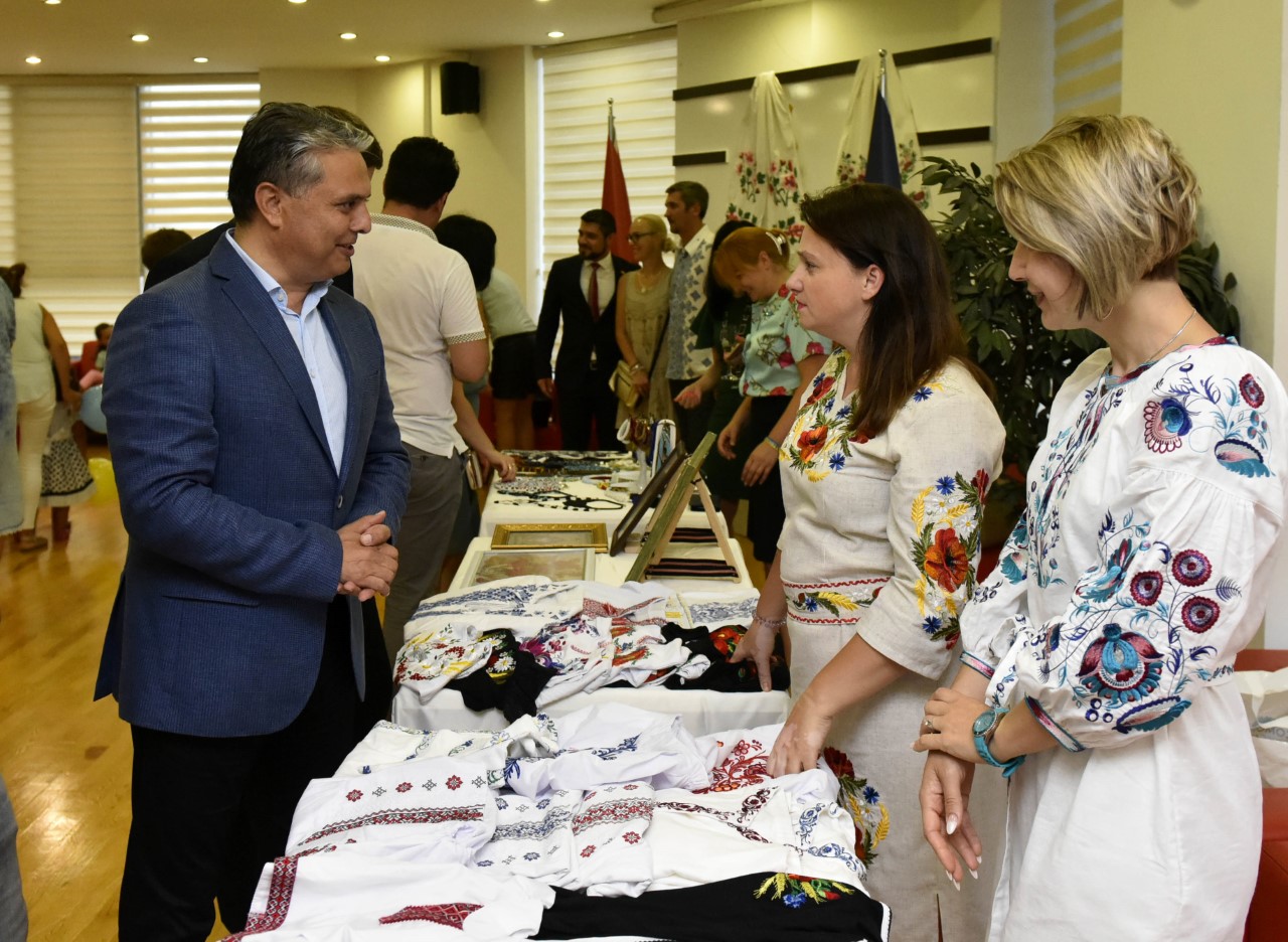 m.p.2thumbnail UKRAYNA ANAYASA GÜNÜ 1 35dea