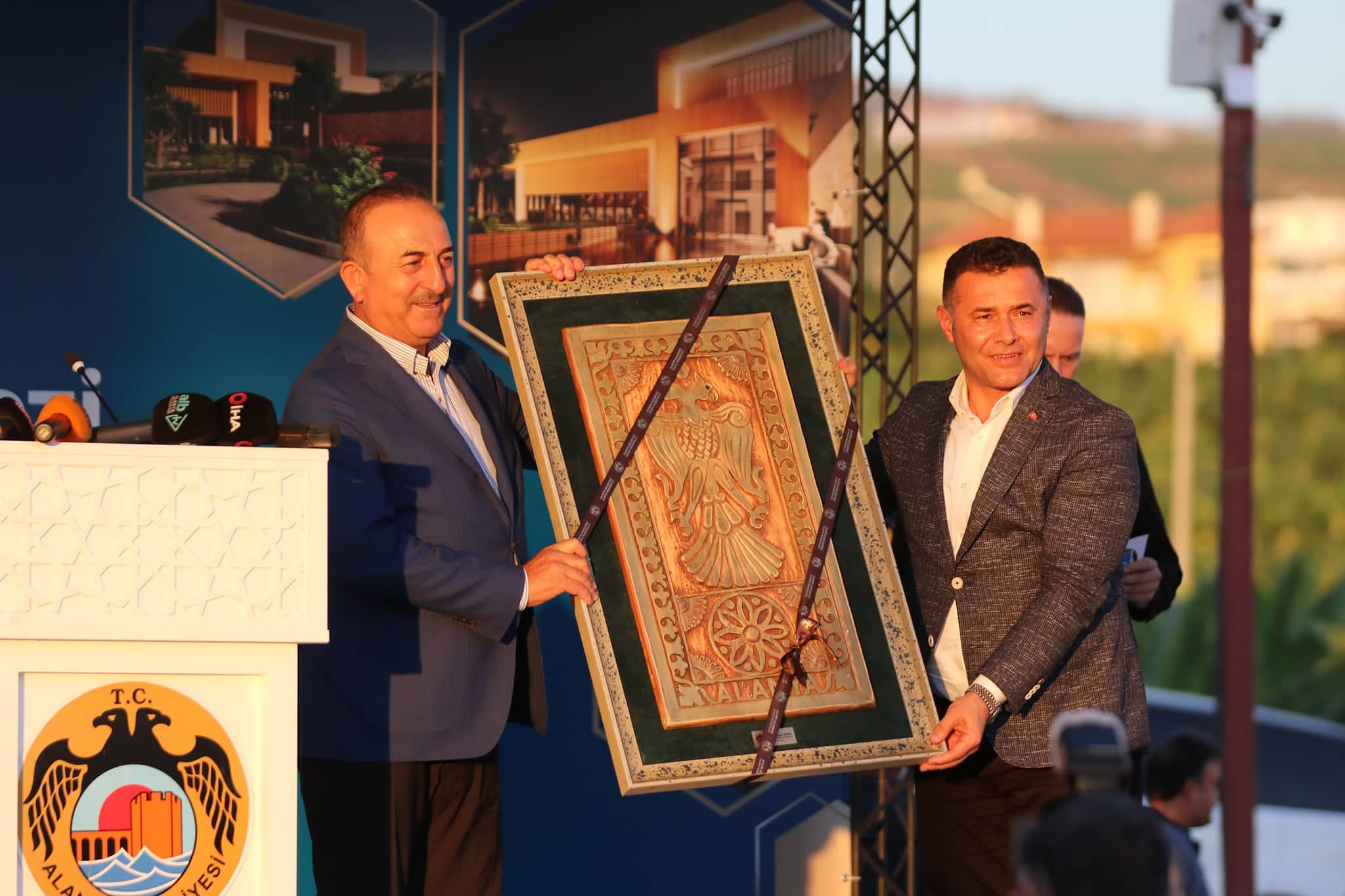 mega başkan ve bakan 0311c