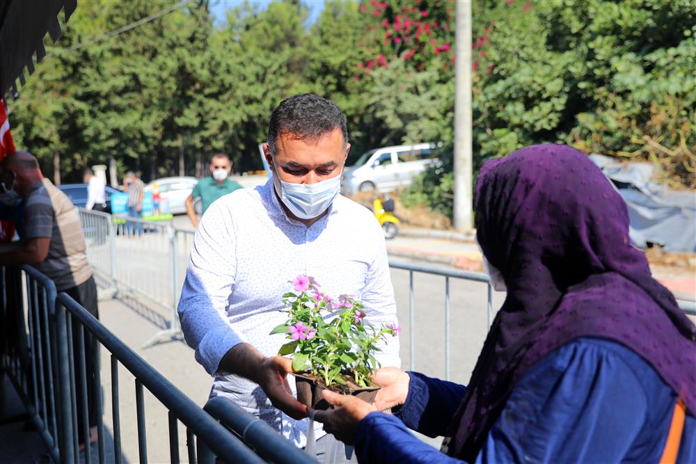 mezarlığa çiçek 1 fb680