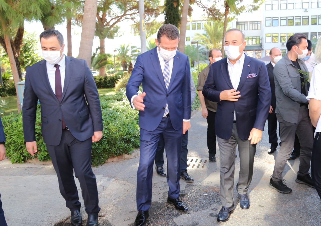 rektör ve bakan çavuşoğlu 3 thumbnail 2 9f8bb