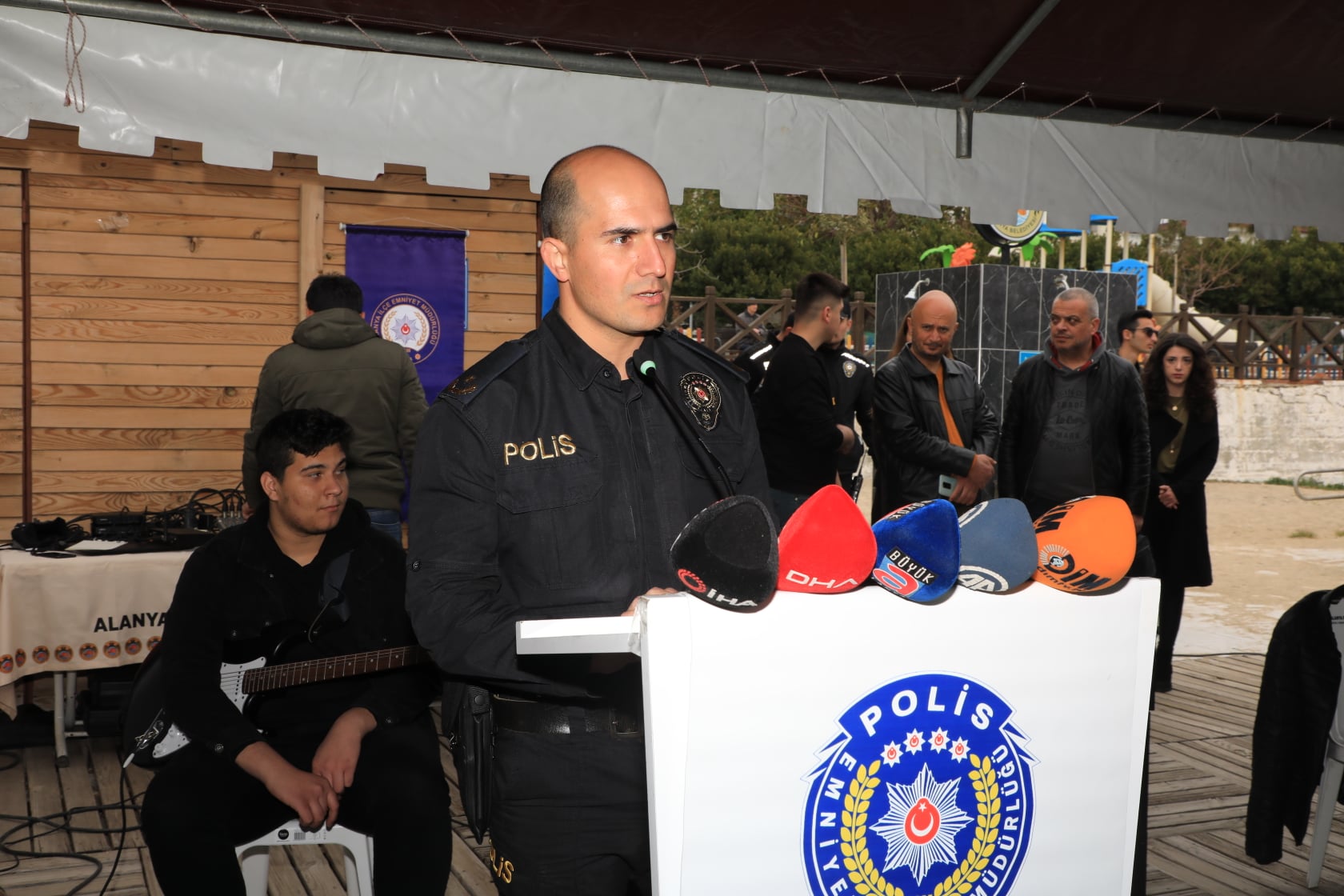 sahilde müdür ca54c