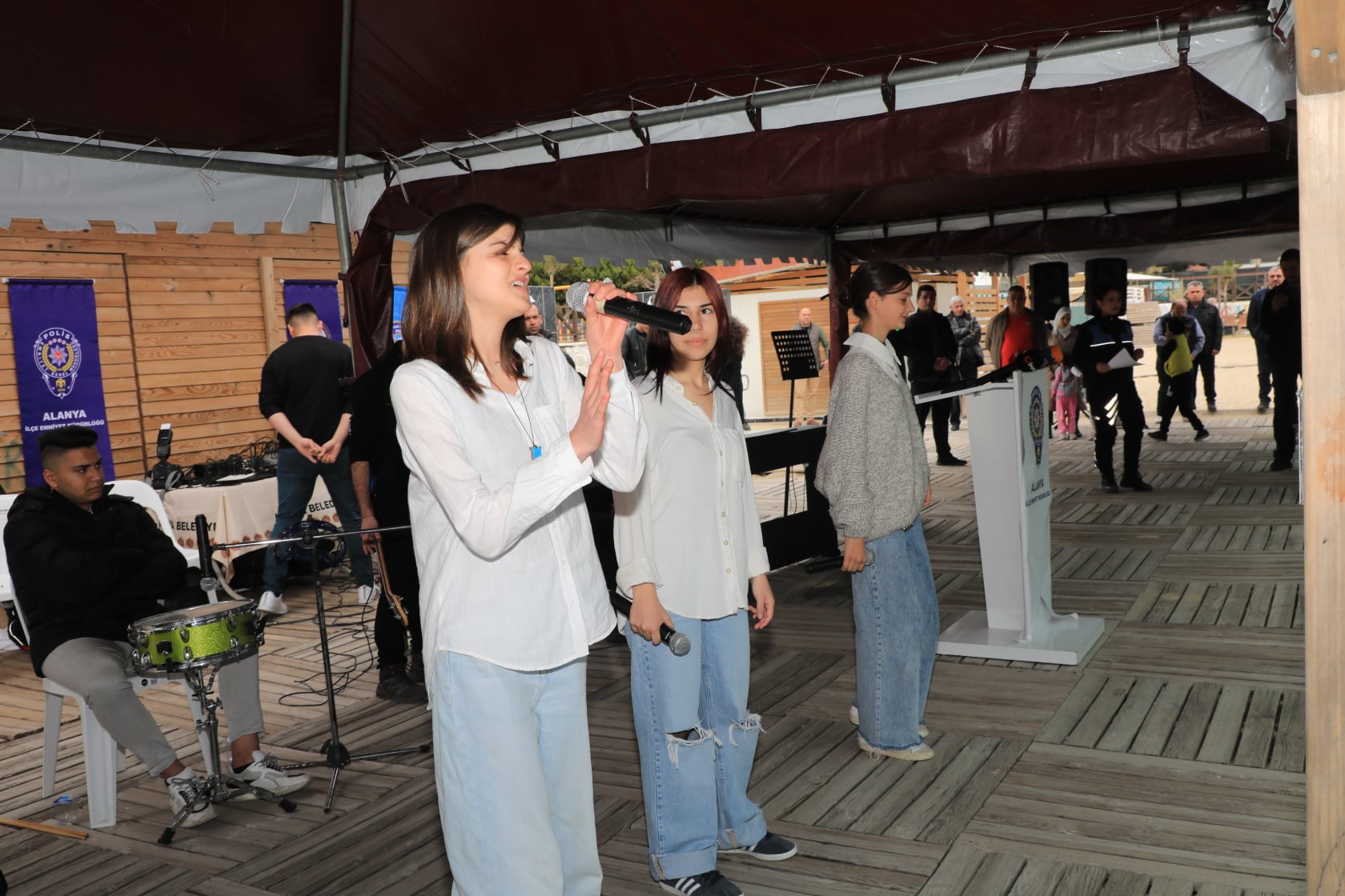 sahilde müzik 8ebdb