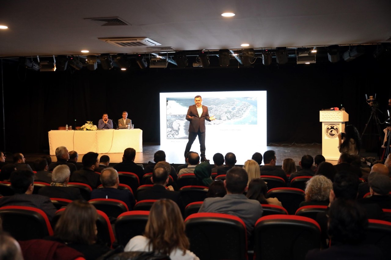 t mahmuz başkan sahnedethumbnail 10 Large 4547d