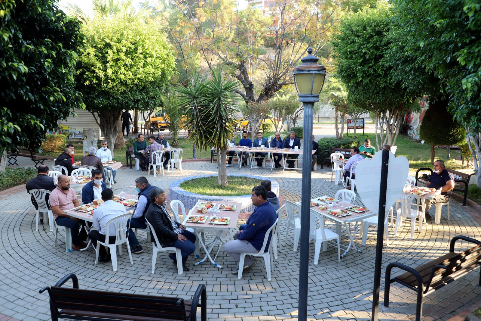 taksiciler ve adem 2 124912159 5026516730756881 2919126010738578416 o 5c724