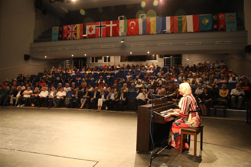 yabacılar melisi sanatçı153992832489159232 be47b