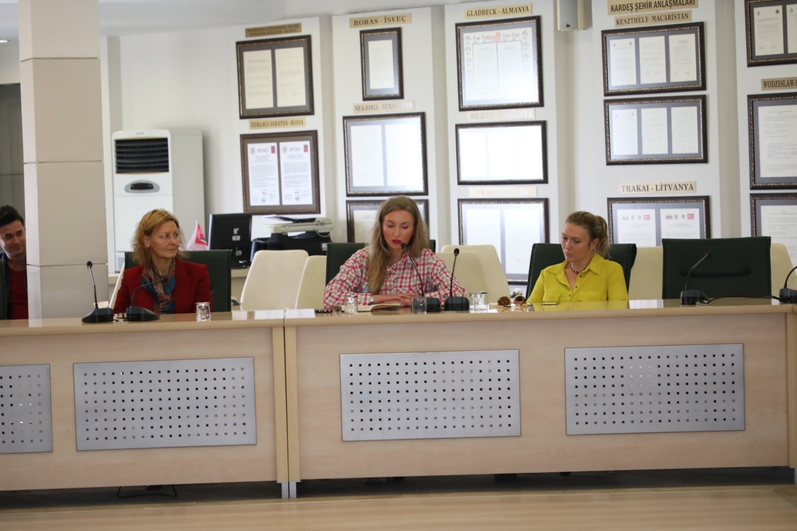 yabancılarla ilgili 8 22919