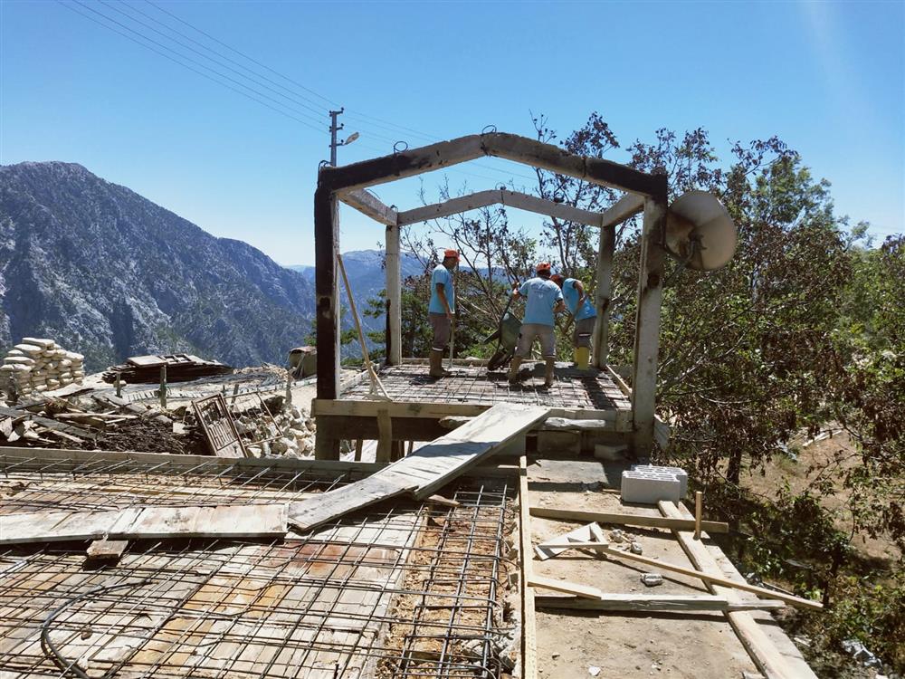 yanan ev 4 887330112162453648 d976c