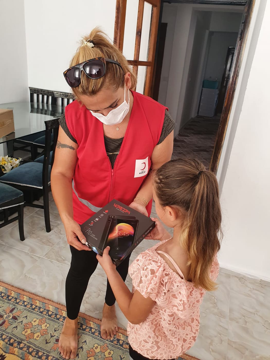 yanan eve kızılay desteği 4 tablet 51cdc