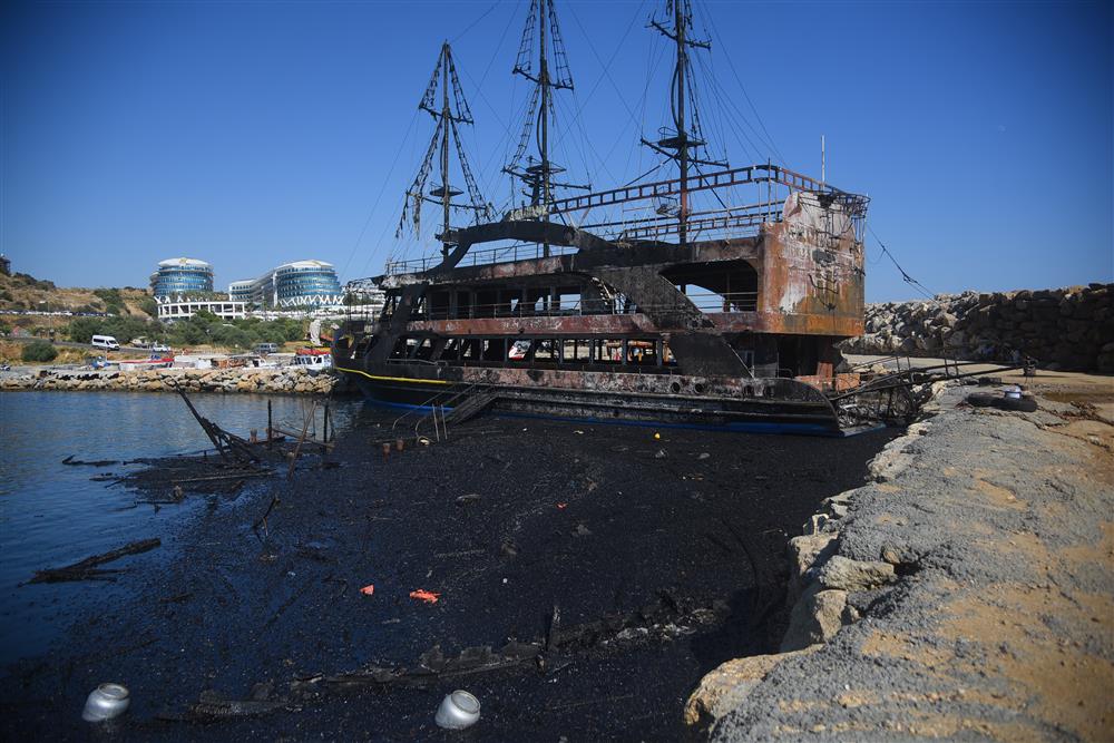 yanan tur tekneleri 1 7f380