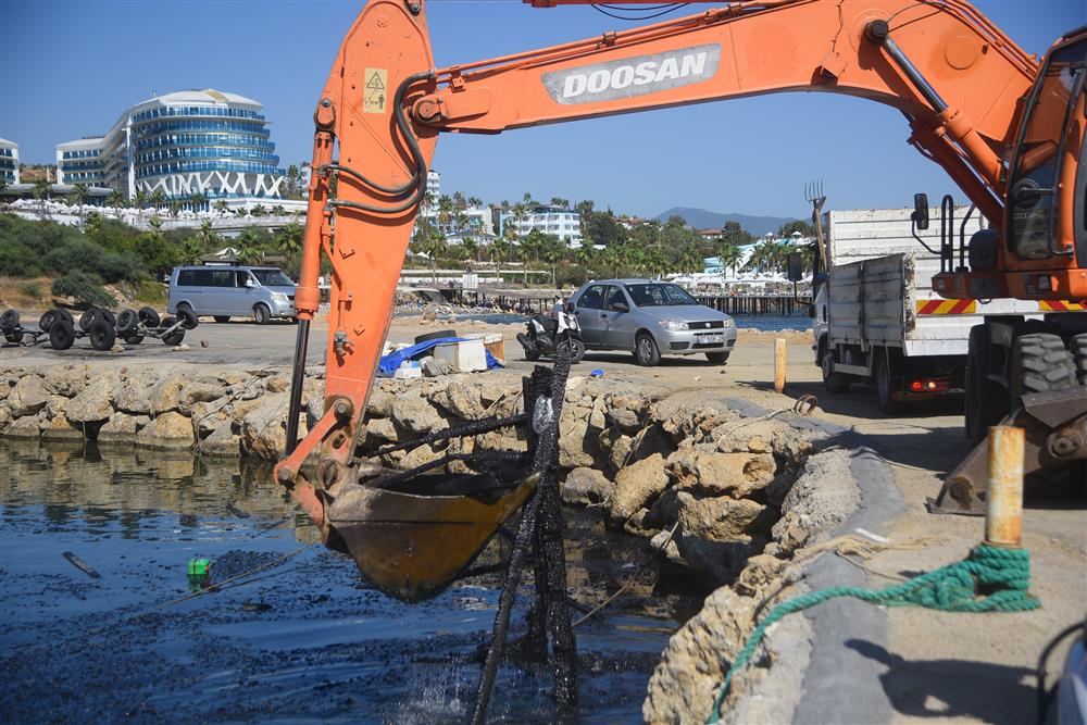 yanan tur tekneleri 4 81a84