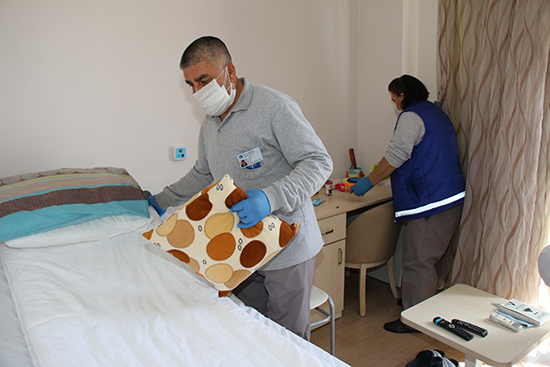 yaşlı 2 basın haber foto Huzurevi temizlik 4 a1426