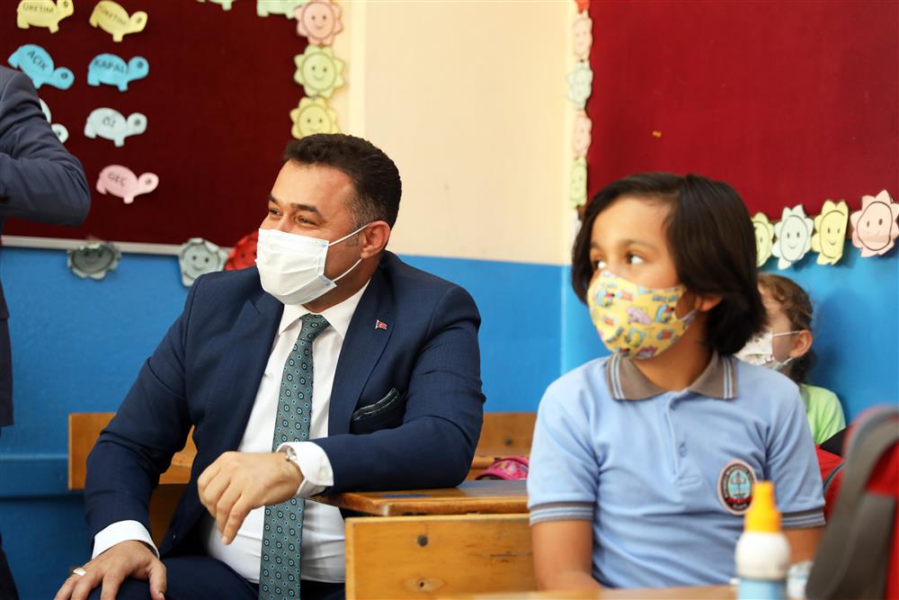 yücel başkan okulda 3 934395776577866752 4e680