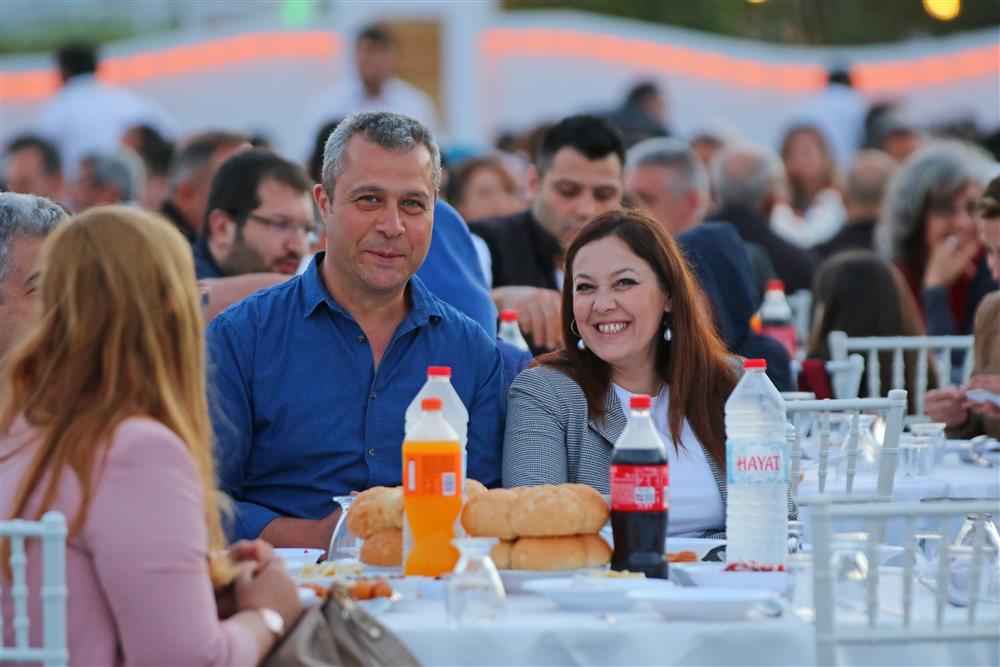 yücel ve personeli iftarda 6 d6c60
