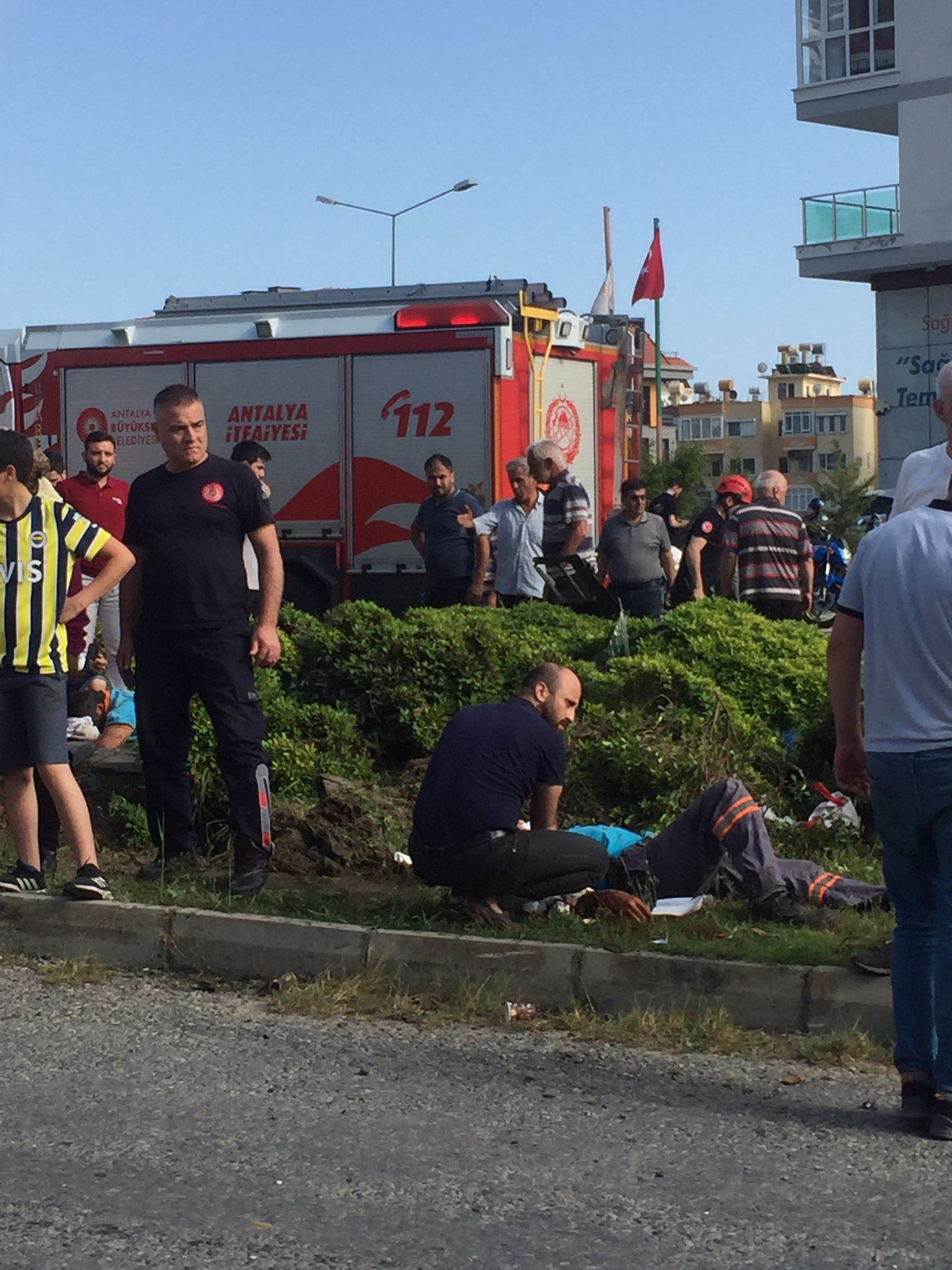 ÇÖP KAMYONU DEVRİLDİ 3 758ff