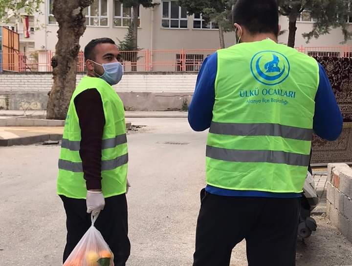 ülkücüler portakal dağıtıyor 2 91576957 555283705102532 3098632485303484416 n 772b9