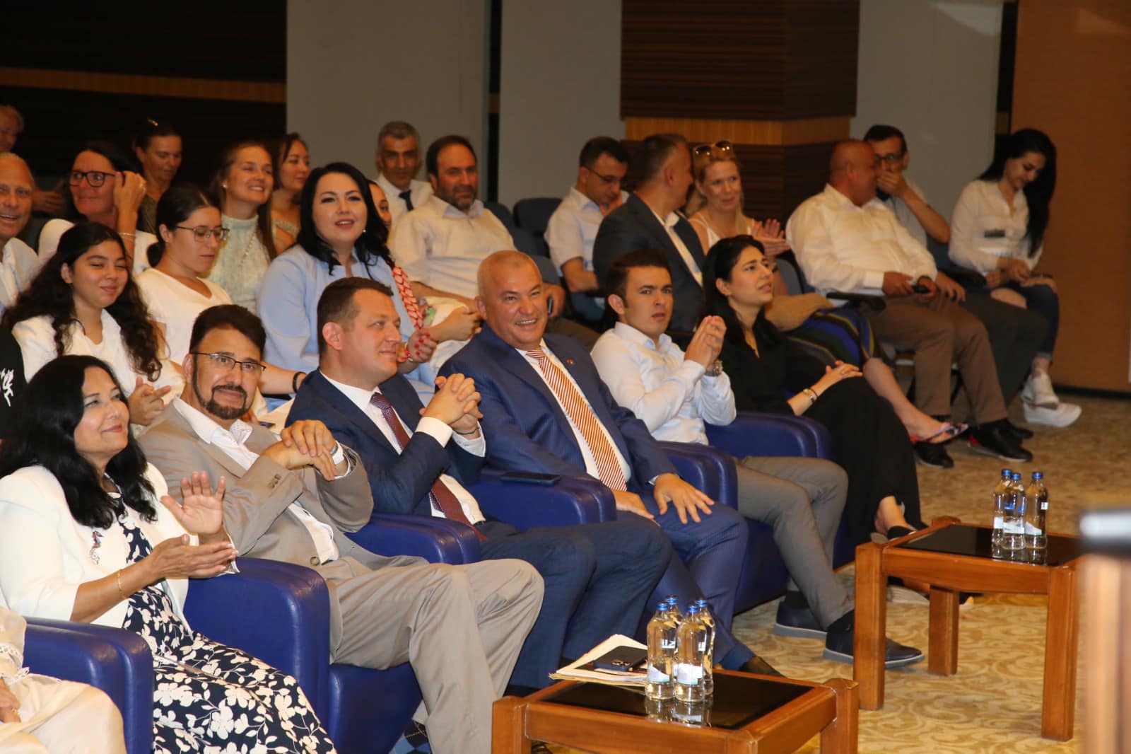 İNGİLİZ VEKİLLER ALANYADA 3 e1478