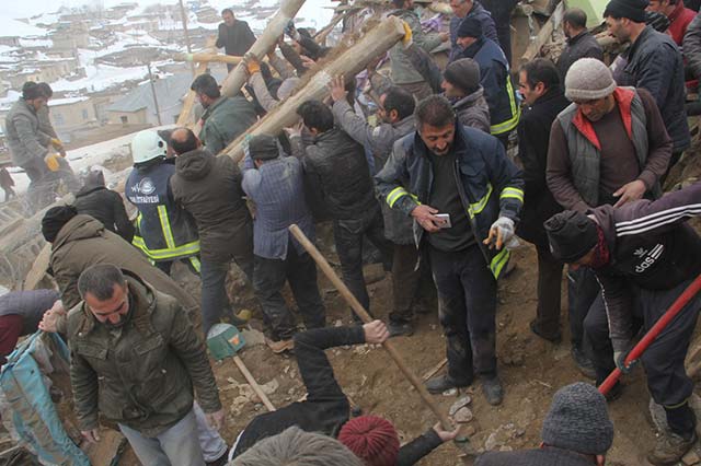 İRAN DEPREMİ VANI VURDU 23 ŞUBAT 2020 4 230220201134529622400 15c3d