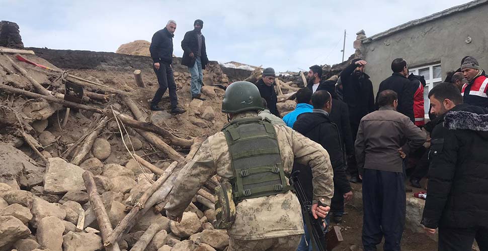 İRAN DEPREMİ VANI VURDU 23 ŞUBAT 20202 230220201123039620508 b53cb