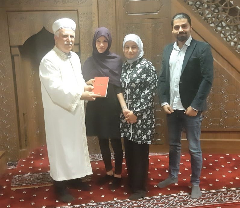 İSLAMI SEÇTİ 2 efbbb